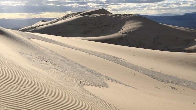 sand dunes in the middle of las vegas desert