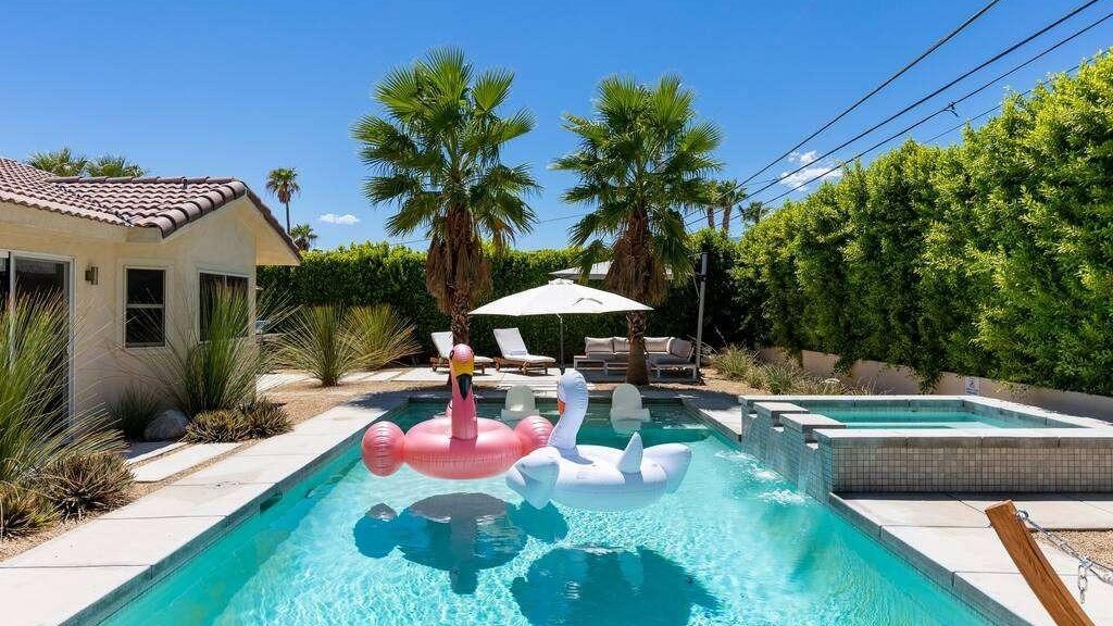 LUX Palmas - Resort-Style Living pool