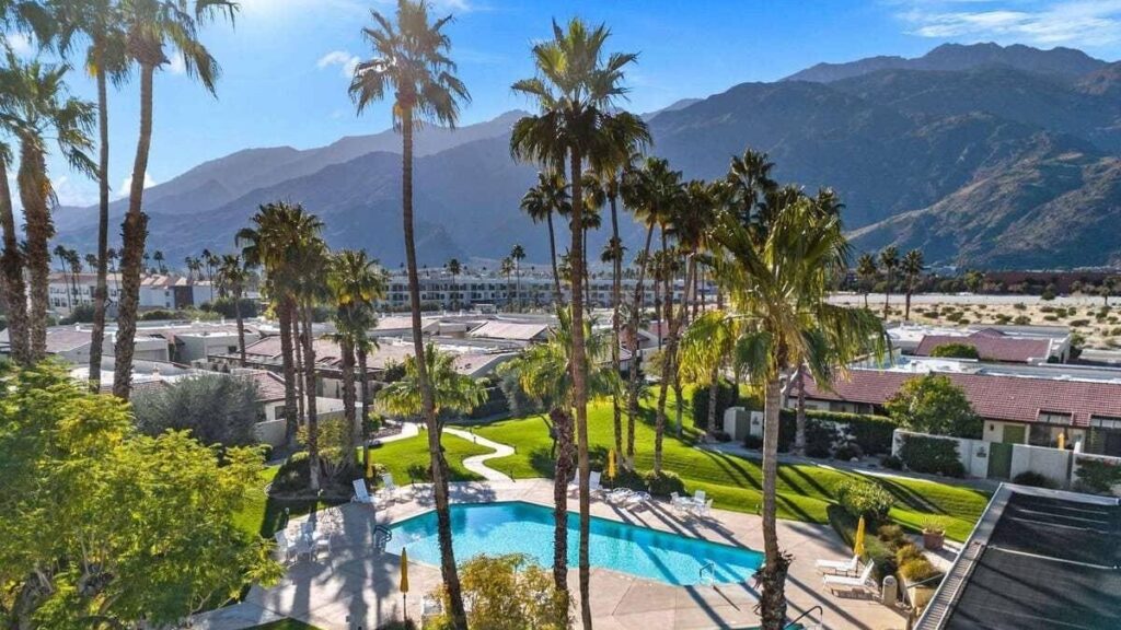 Palm Springs fall vacation awaits with sunny skies