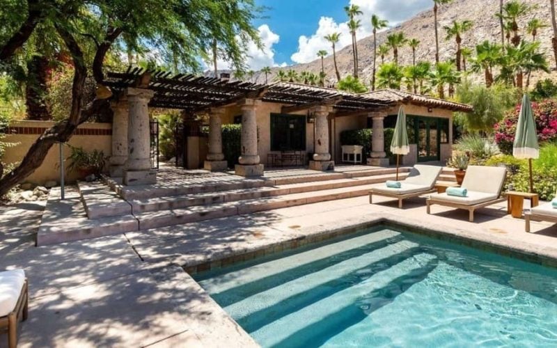 Palm-Springs-Weekend-RentalsRelax-in-Desert-Luxury-1