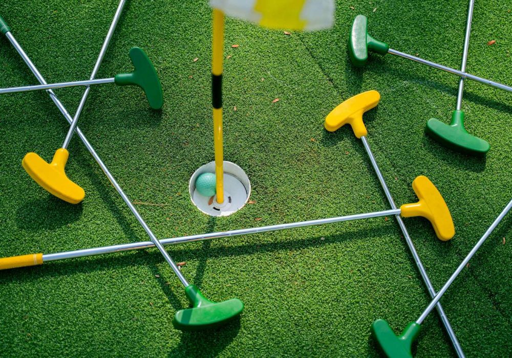 Featured image for blog post titled "Palm Springs Mini Golf: Play, Stay & Enjoy"