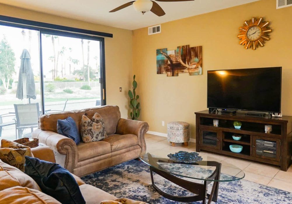 Stylish Condo with Golf Course Views Main Image