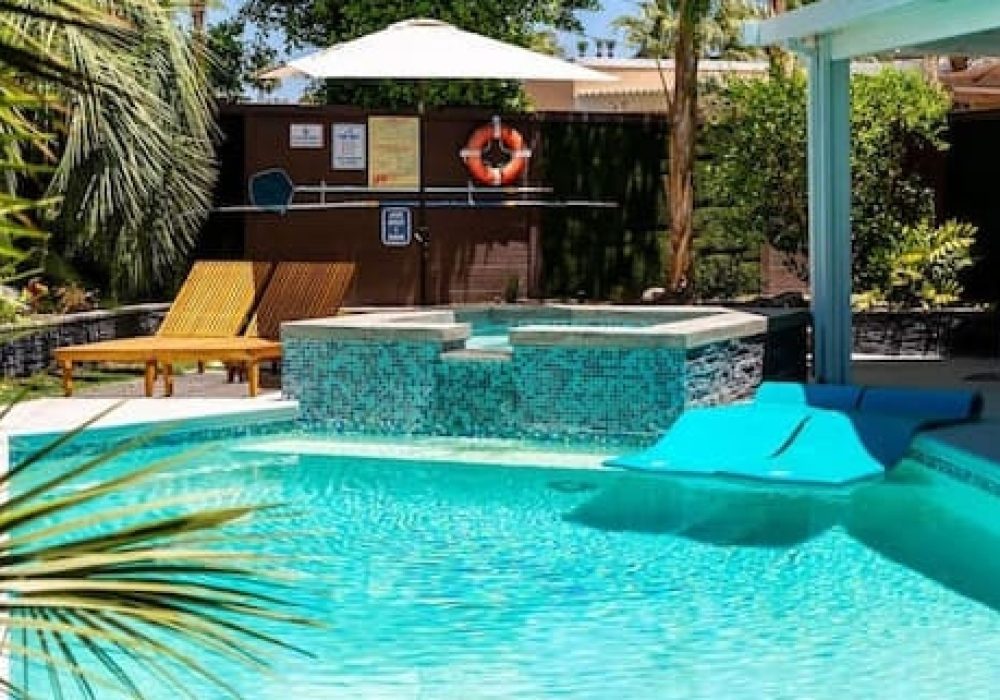 large_50472166_1349461926-720x321 (1)