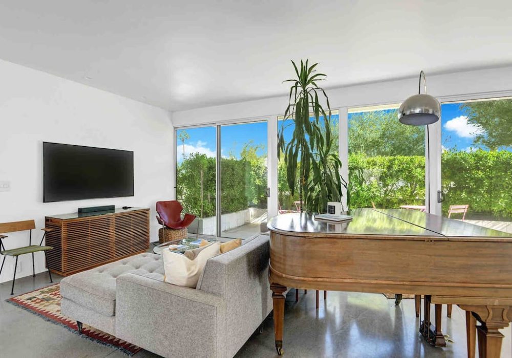 Mid-Century Steel Oasis in Palm Springs Main Image