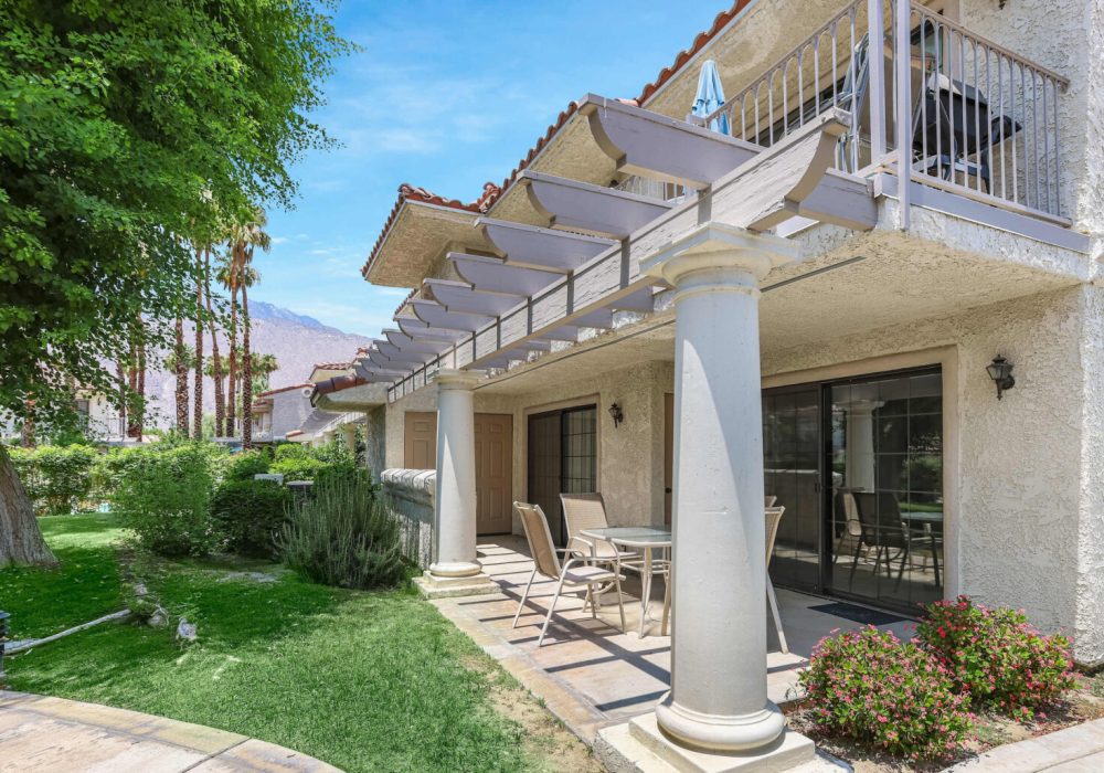 2BR 2BA Stylish Palm Springs CONDO Main Image