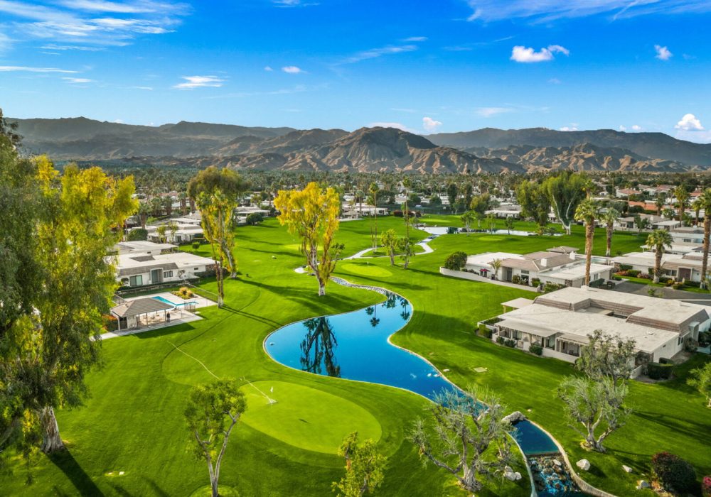 Resort Condo on the Golf Course Main Image