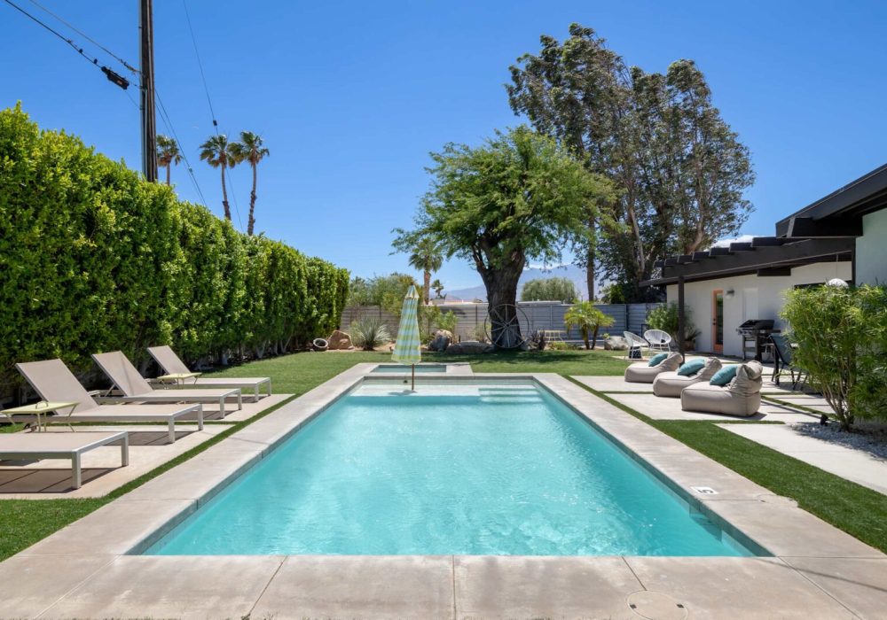 Luxury Mid Century Oasis in Palm Springs Main Image
